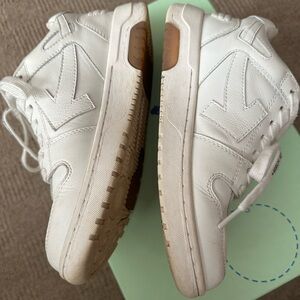 Off-white Out of office arrow sneakers